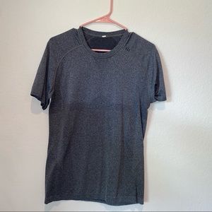 Lululemom tech short short sleeve Tee
